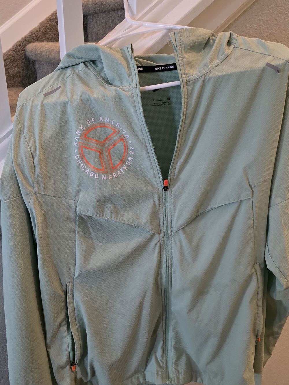 Nike Running Light Sage Green Chicago Marathon Hooded Jacket